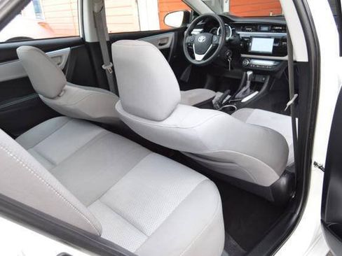 Used 2015 Toyota Corolla LE FWD image 43