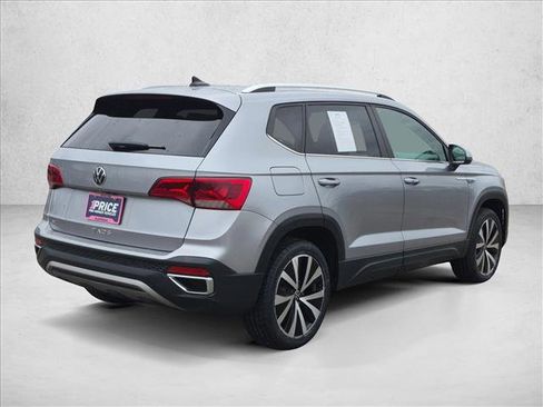 Used 2022 Volkswagen Taos SE FWD image 5