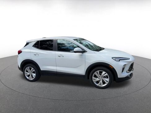 Used 2025 Buick Encore GX Preferred image 2