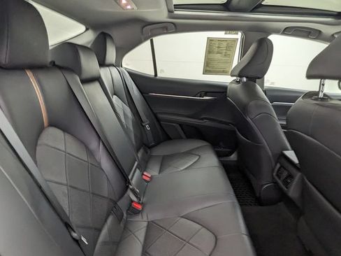 Used 2018 Toyota Camry XLE FWD image 37