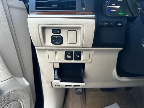 Used 2015 Lexus ES 300h image 54