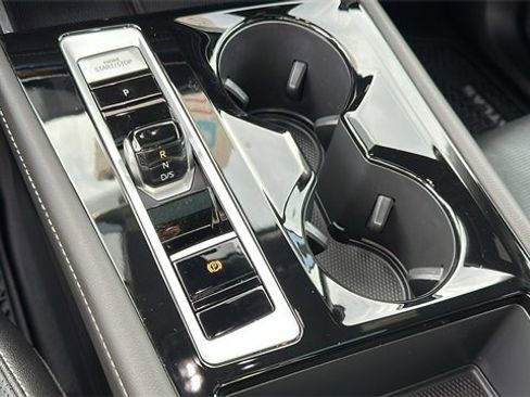 Used 2024 Volkswagen Atlas Cross Sport SEL R-Line image 18