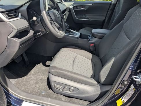 Used 2025 Toyota RAV4 XLE w/ Convenience Package image 4