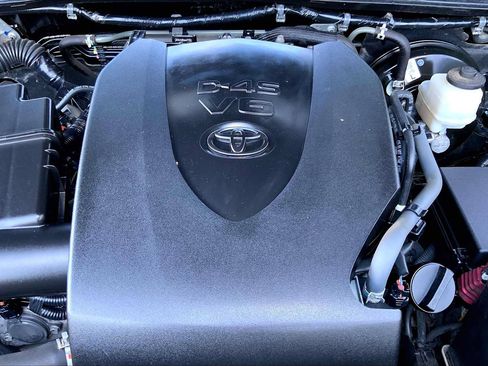Used 2019 Toyota Tacoma SR5 AWD/4WD image 26