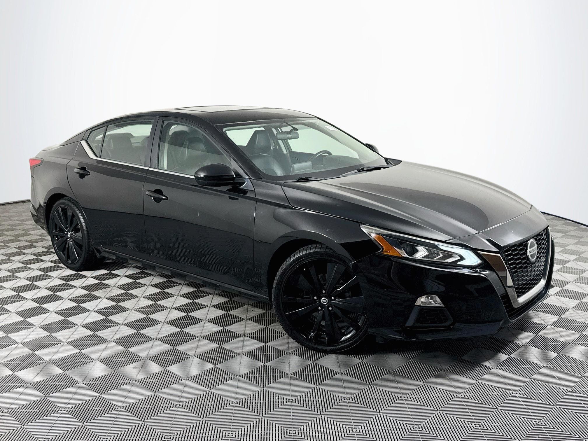 Used 2019 Nissan Altima 2.5 SR FWD image 1
