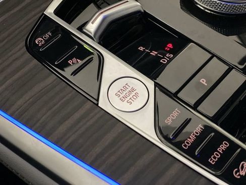 Used 2023 BMW X7 xDrive40i w/ Premium Package image 22