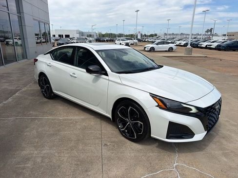 New 2026 Nissan Altima 2.5 SR image 5