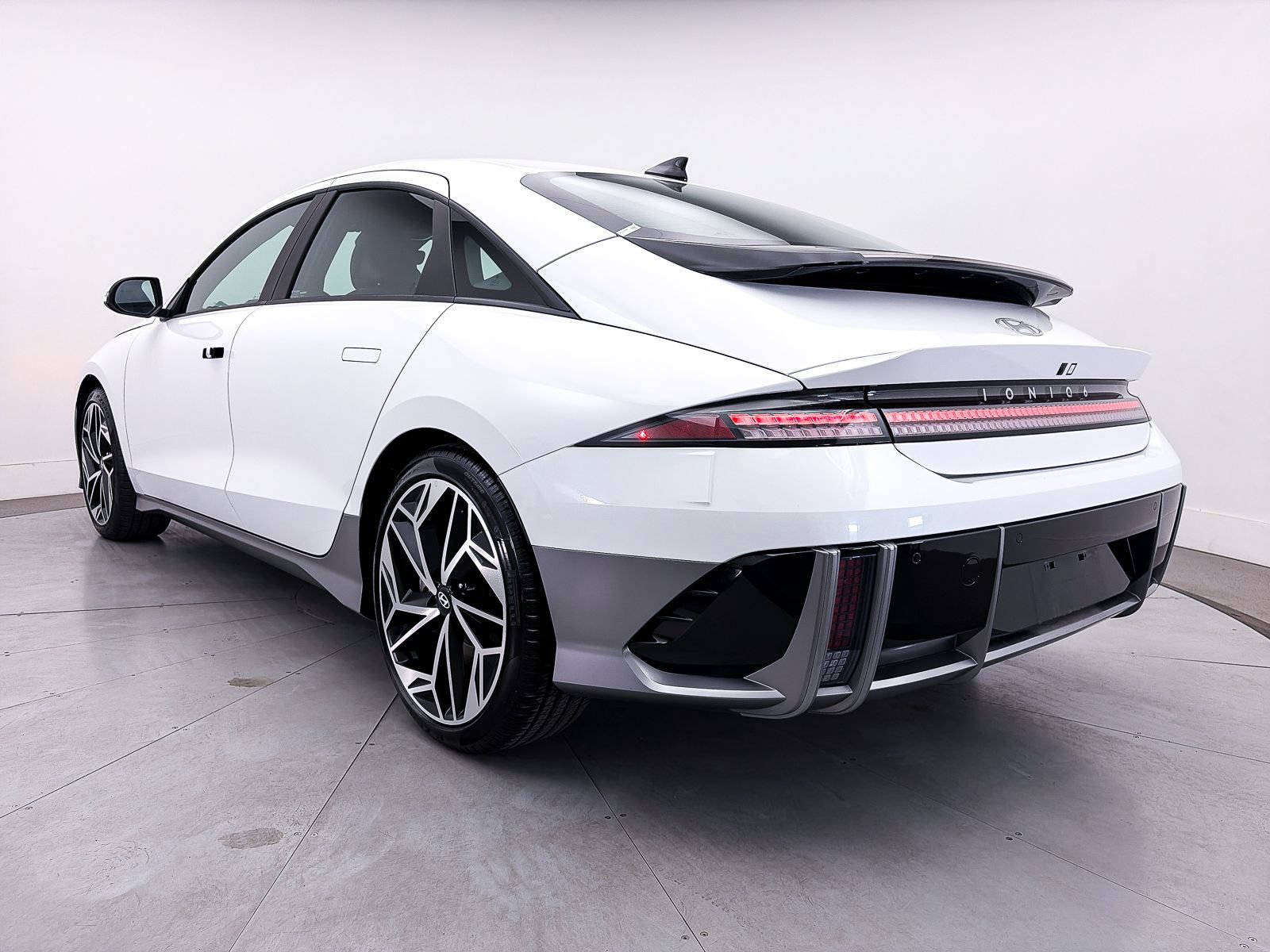 Used 2023 Hyundai Ioniq 6 SEL w/ Cargo Package RWD image 12