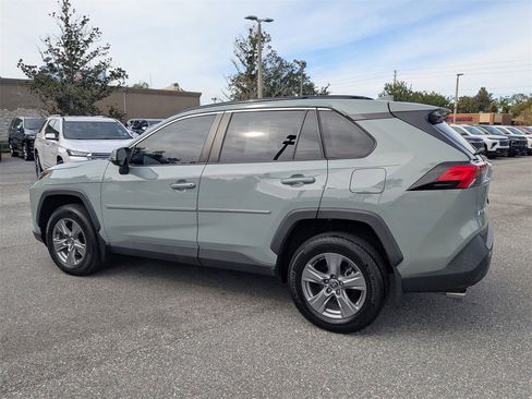 Used 2022 Toyota RAV4 XLE image 5