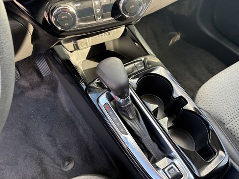 Used 2025 Chevrolet Trax LT image 40