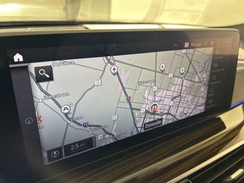 Used 2022 BMW M550i xDrive image 32