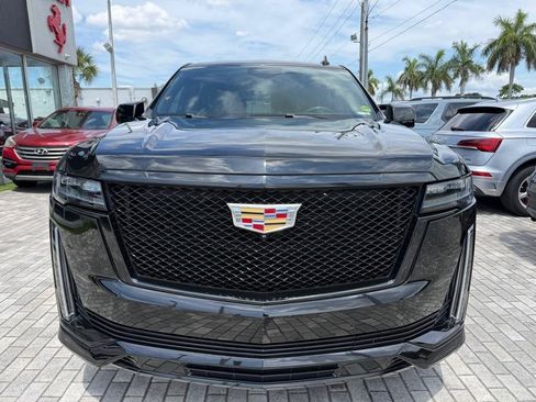 Used 2022 Cadillac Escalade ESV Sport w/ Touring Package AWD/4WD image 2