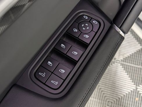 Certified 2023 Porsche Cayenne GTS AWD/4WD image 28