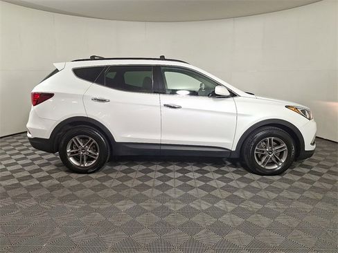 Used 2017 Hyundai Santa Fe Sport image 11