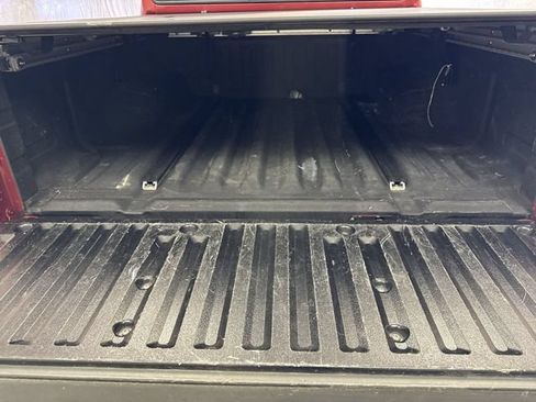 Used 2016 Nissan Frontier SV w/ SV Value Truck Package AWD/4WD image 23