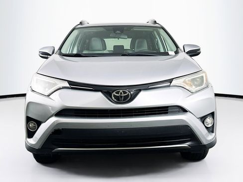 Used 2017 Toyota RAV4 XLE FWD image 2