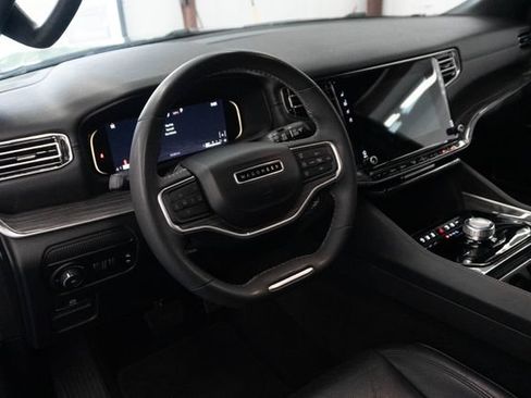 Used 2022 Jeep Wagoneer Series II RWD image 3