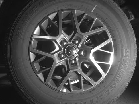 Used 2025 Jeep Wrangler Sahara image 13