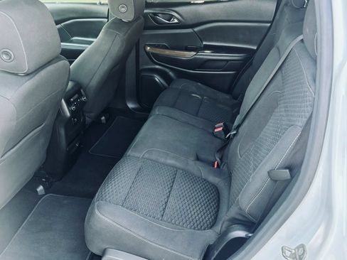 Used 2017 GMC Acadia SLE AWD/4WD image 16