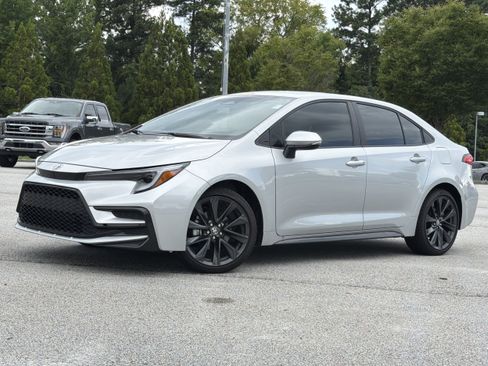 Used 2026 Toyota Corolla SE FWD image 1