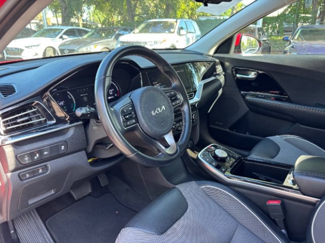 Used 2022 Kia Niro EX FWD image 18