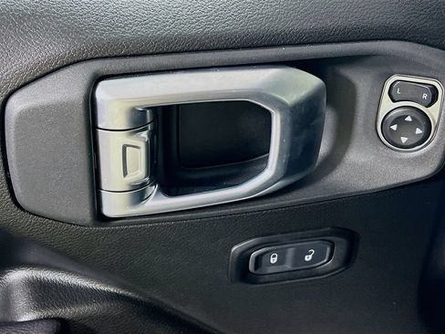 Used 2024 Jeep Gladiator Sport AWD/4WD image 16