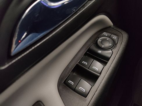 Used 2022 Chevrolet Equinox LT FWD image 27