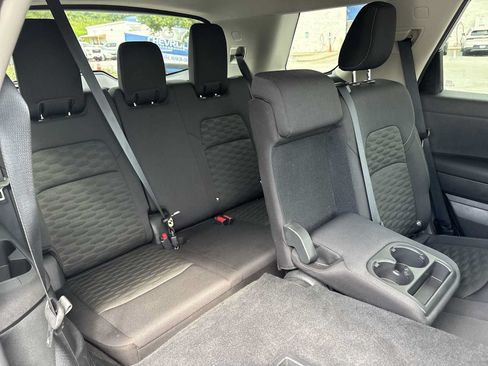 Used 2025 Nissan Pathfinder SV FWD image 25