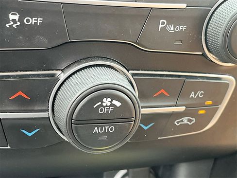 Used 2022 Dodge Charger SXT w/ Plus Group image 15