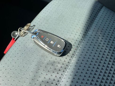 Used 2025 Chevrolet Trax LT FWD image 21