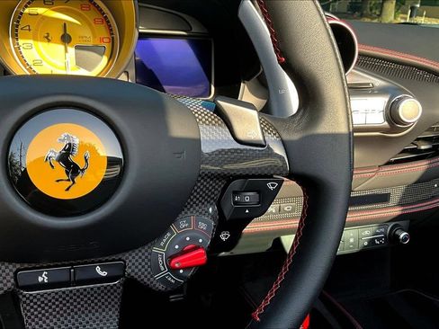 Used 2022 Ferrari F8 Tributo RWD image 12