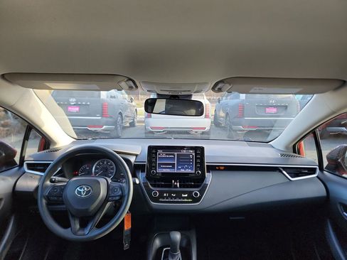 Used 2021 Toyota Corolla LE image 25