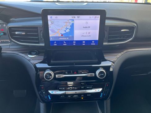 Used 2023 Ford Explorer Limited image 17