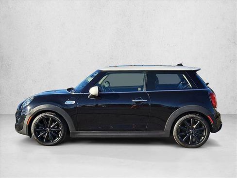 Used 2019 MINI Cooper S w/ Premium Package image 9