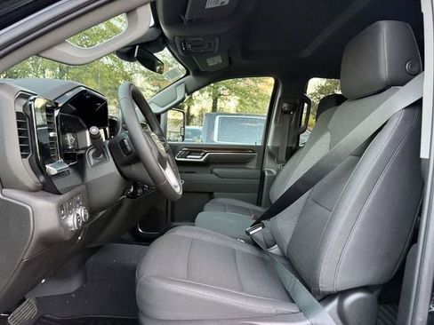 New 2026 GMC Sierra 2500 SLE w/ Preferred Package image 8