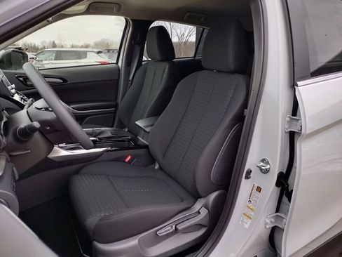 New 2026 Mitsubishi Eclipse Cross LE image 6