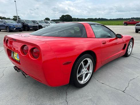 Used 2003 Chevrolet Corvette Coupe w/ Preferred Equipment Group RWD image 4