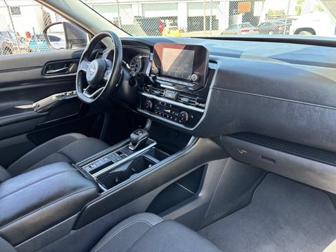 Used 2025 Nissan Pathfinder SV FWD image 13