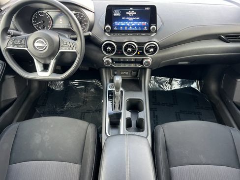 Used 2025 Nissan Sentra SV image 4