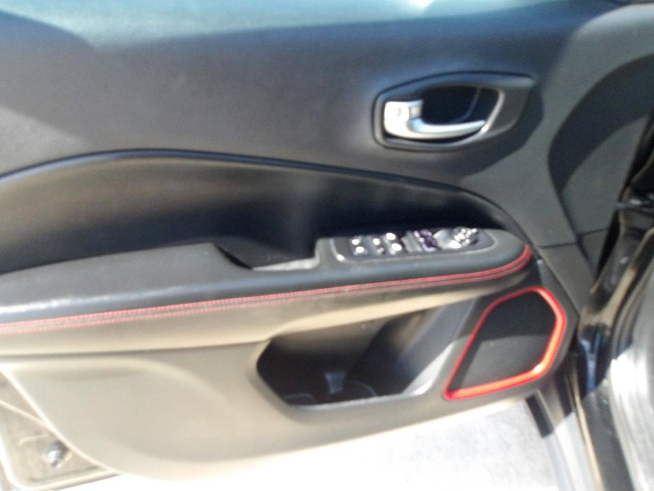 Used 2020 Jeep Compass Trailhawk AWD/4WD image 18