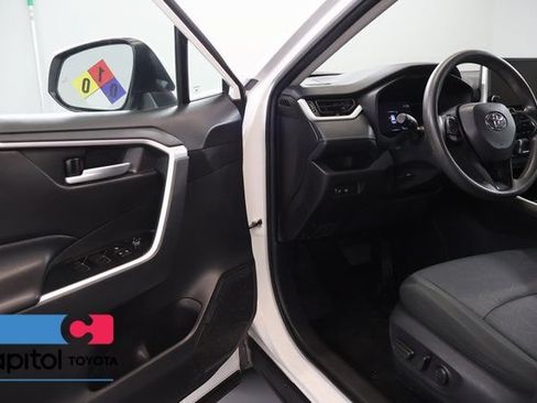 Certified 2025 Toyota RAV4 XLE FWD image 9