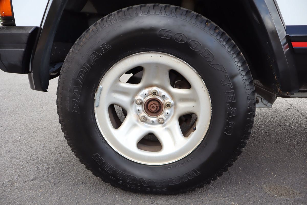 Used 1993 Jeep Cherokee Sport AWD/4WD image 34