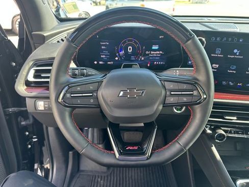 Used 2024 Chevrolet Traverse RS image 12