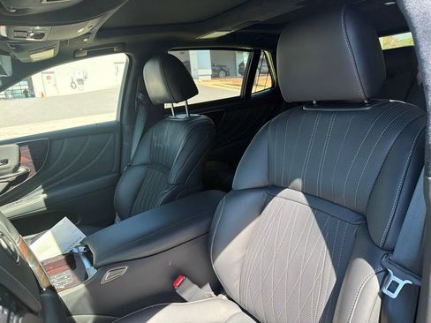 Certified 2024 Lexus LS 500 AWD w/ Luxury Package image 24