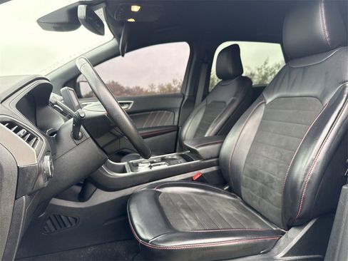 Used 2022 Ford Edge ST-Line image 13