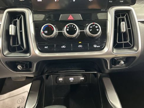 Certified 2023 Kia Sorento LX AWD/4WD image 16