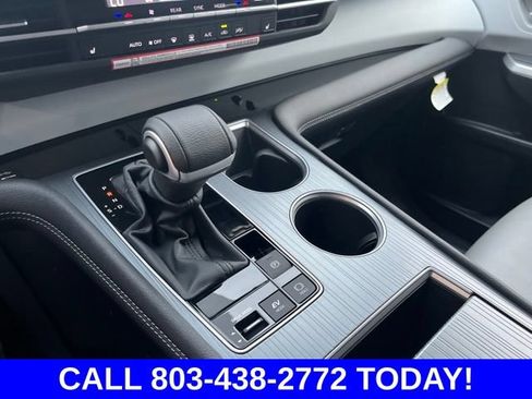 Used 2026 Toyota Sienna XLE FWD image 27
