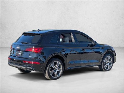 Certified 2025 Audi Q5 2.0T Premium image 5