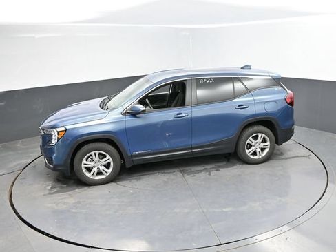 Used 2024 GMC Terrain SLE AWD/4WD image 40