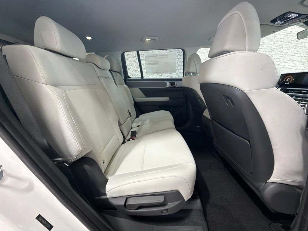 New 2027 Hyundai Santa Fe SE FWD image 12